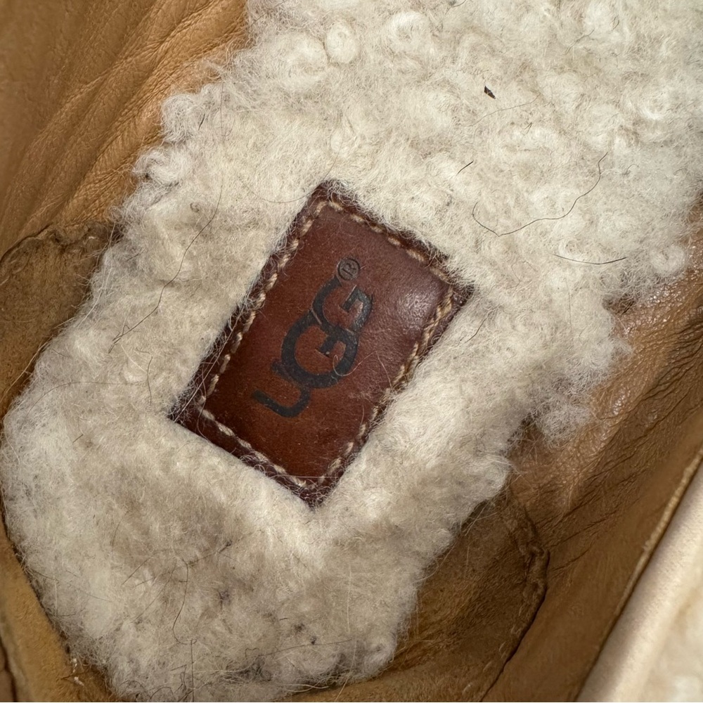 UGG Hailey Women's sz 6 Cozy Cream Sherpa slippers loafers Used - great! - Picture 5 of 9